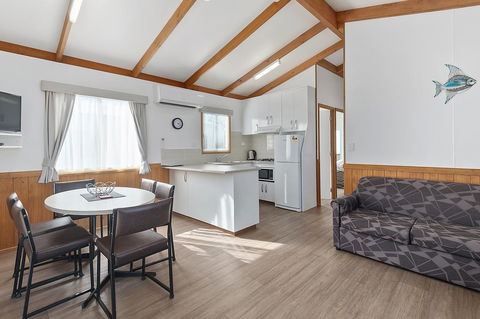 Port Broughton Tourist Park - Accommodation QLD 17