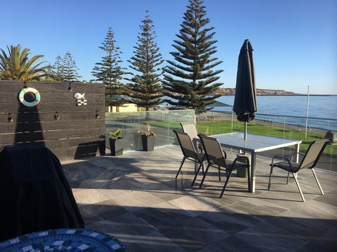 Crystal Blue Apartment - Accommodation QLD 5