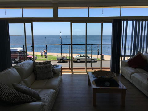 Crystal Blue Apartment - Accommodation QLD 33