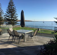 crystal blue apartment - Accommodation QLD