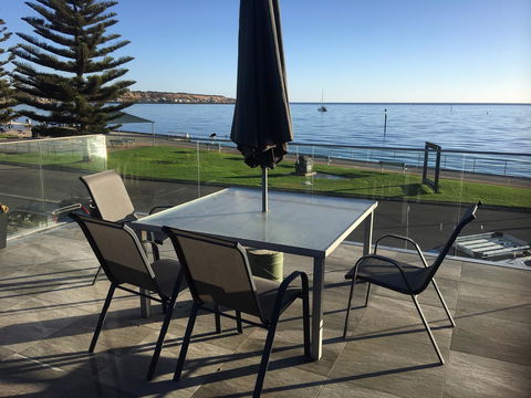 Crystal Blue Apartment - Accommodation QLD 2