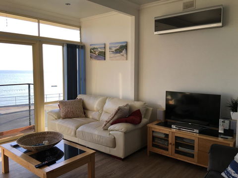 Crystal Blue Apartment - Accommodation QLD 34