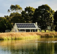 The Lake House Retreat - Accommodation QLD