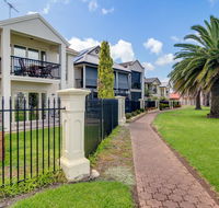 Port Adelaide Harbourside House - Accommodation QLD