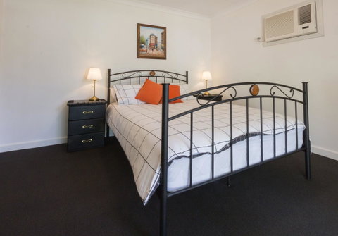 Cowan Street Bungalow - Accommodation QLD 5