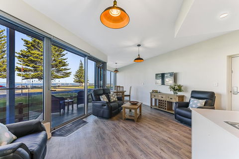Bonnies Of Beachport - Accommodation QLD 28
