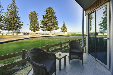 Bonnies Of Beachport - Accommodation QLD 32