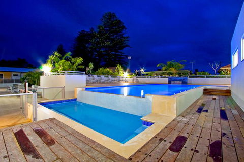 Lakeside Waterfront Apartment The Entrance - Accommodation QLD 14