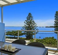 Lakeside Waterfront Apartment 18 The Entrance - Accommodation QLD