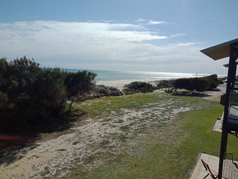 Blissful Beachfront Beachouse - Accommodation QLD 22