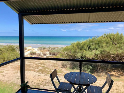 Blissful Beachfront Beachouse - Accommodation QLD 16