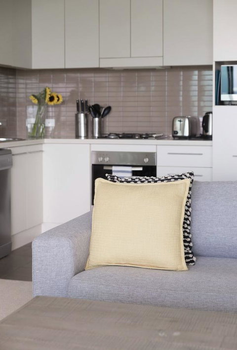 Port Adelaide Executive Waterfront Apartment - Accommodation QLD 19