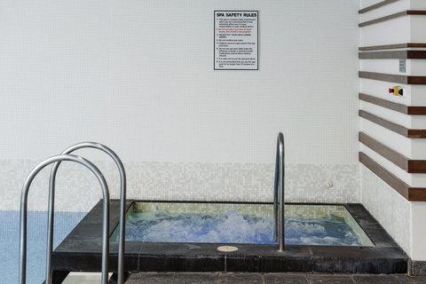 Port Adelaide Executive Waterfront Apartment - Accommodation QLD 28