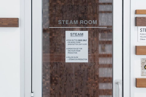 Port Adelaide Executive Waterfront Apartment - Accommodation QLD 29