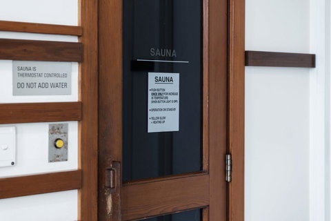 Port Adelaide Executive Waterfront Apartment - Accommodation QLD 30