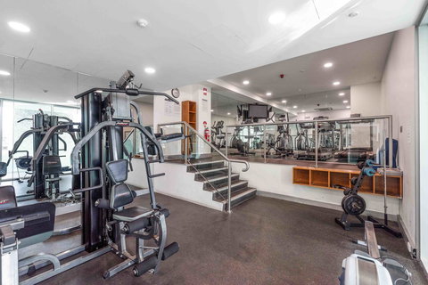 Port Adelaide Executive Waterfront Apartment - Accommodation QLD 27