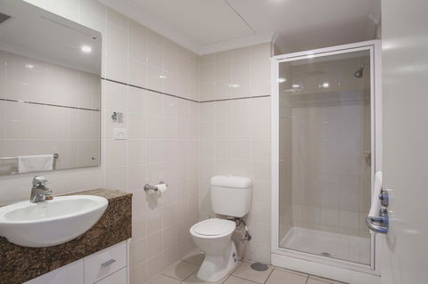 Marina Hotel - Accommodation QLD 25