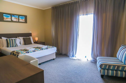 Marina Hotel - Accommodation QLD 31