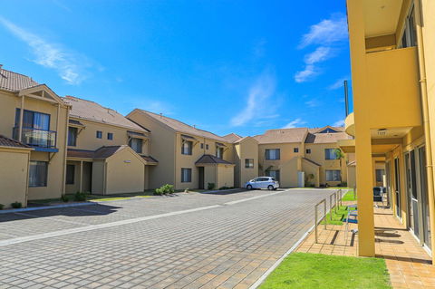 Marina Hotel - Accommodation QLD 34