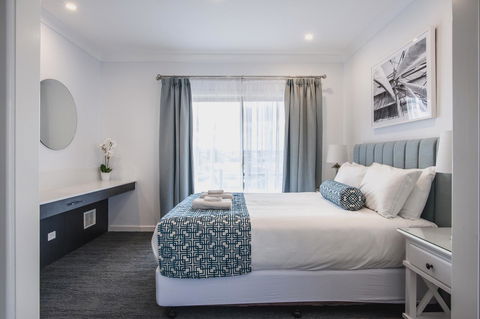 Marina Hotel - Accommodation QLD 7