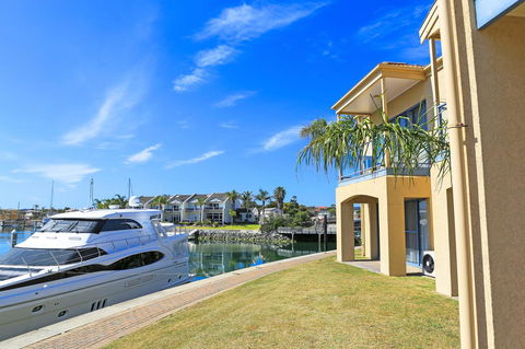 Marina Hotel - Accommodation QLD 27