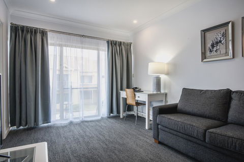 Marina Hotel - Accommodation QLD 3