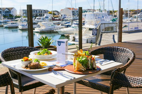 Marina Hotel - Accommodation QLD 43