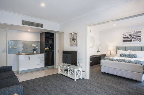 Marina Hotel - Accommodation QLD 26