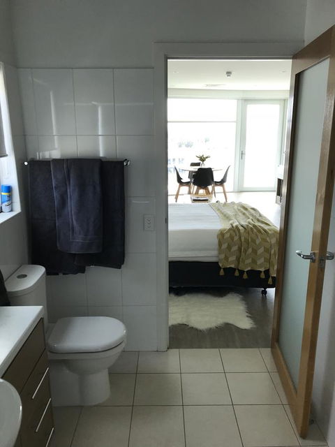 Ocean View Luxury Apartment & Suite - Accommodation QLD 18