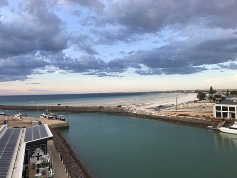 Ocean View Luxury Apartment & Suite - Accommodation QLD 2