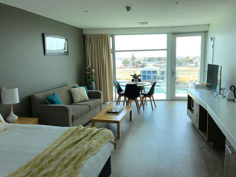 Ocean View Luxury Apartment & Suite - Accommodation QLD 24