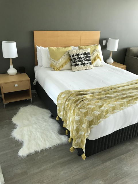 Ocean View Luxury Apartment & Suite - Accommodation QLD 20