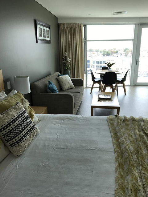 Ocean View Luxury Apartment & Suite - Accommodation QLD 12