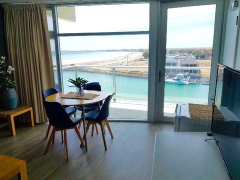 Ocean View Luxury Apartment & Suite - Accommodation QLD 5