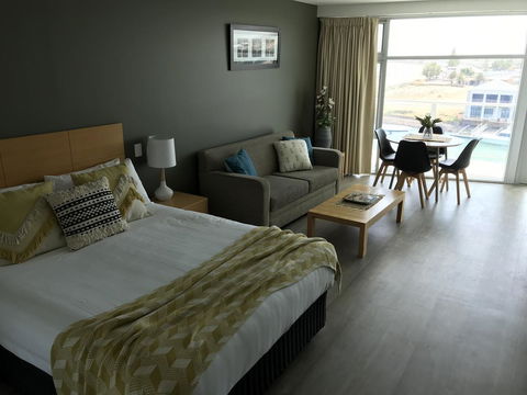 Ocean View Luxury Apartment & Suite - Accommodation QLD 25