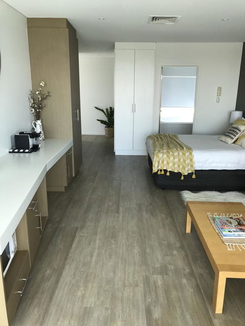Ocean View Luxury Apartment & Suite - Accommodation QLD 33