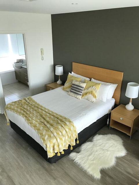 Ocean View Luxury Apartment & Suite - Accommodation QLD 28