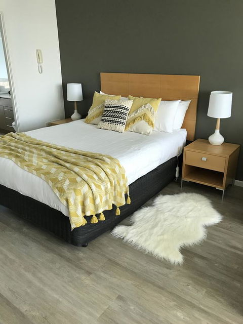 Ocean View Luxury Apartment & Suite - Accommodation QLD 30