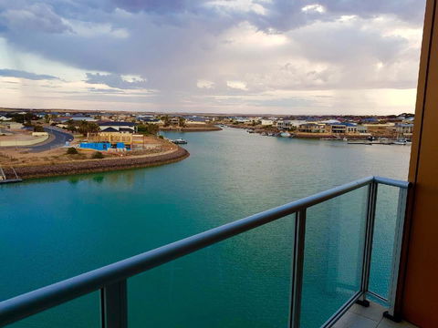 Ocean View Luxury Apartment & Suite - Accommodation QLD 34