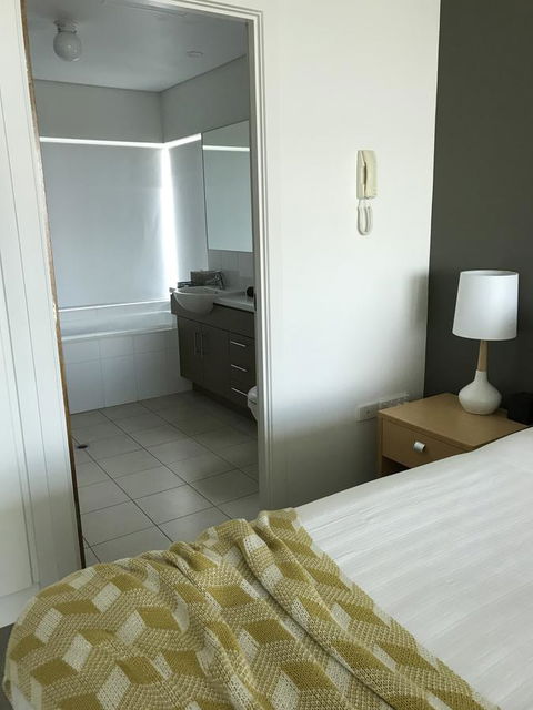 Ocean View Luxury Apartment & Suite - Accommodation QLD 19