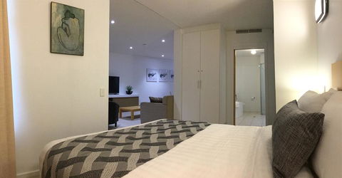 Wallaroo Marina Waterfront Luxe Apartment - Accommodation QLD 12