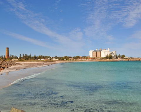 Wallaroo Marina Waterfront Luxe Apartment - Accommodation QLD 3
