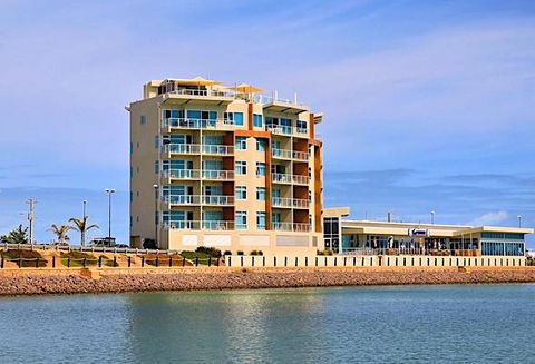 Wallaroo Marina Waterfront Luxe Apartment - Accommodation QLD 24