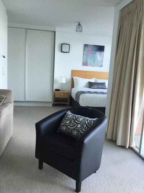 Wallaroo Marina Waterfront Luxe Apartment - Accommodation QLD 13