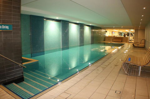 Beachside Luxury Apartments One & Two Bedroom In Beachfront Oaks Pier Building - Accommodation QLD 31