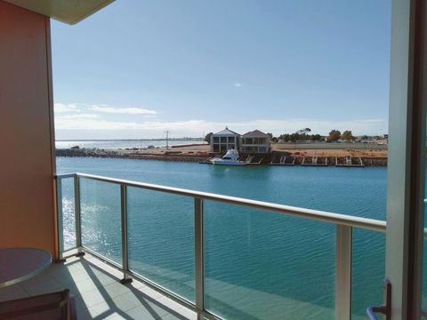 Wallaroo Marina Executive Apartments - Accommodation QLD 0