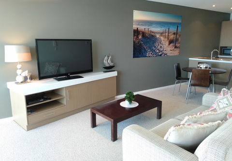 Wallaroo Marina Executive Apartments - Accommodation QLD 4