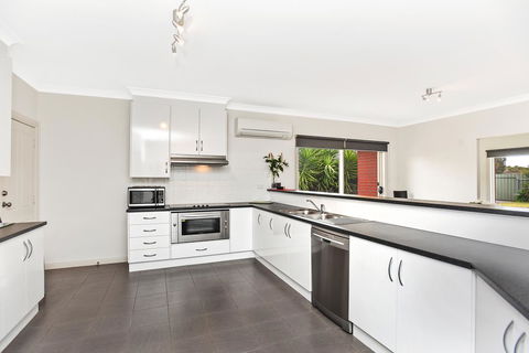 'The Hidden Diamond' - Normanville - Accommodation QLD 15