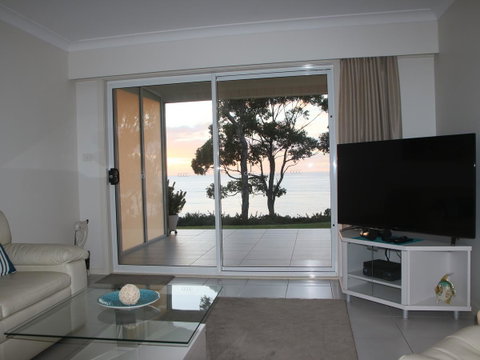 Mollymook Beach Waterfront - Accommodation QLD 12