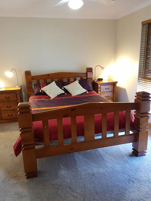 Frog Song At Willunga - Accommodation QLD 2